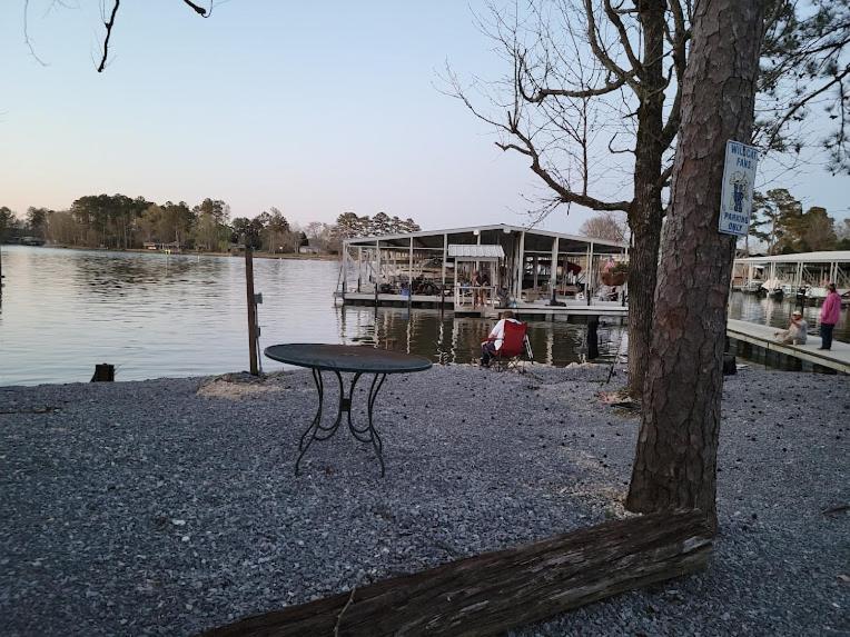 Bay Springs Country Inn & Marina Centre 외부 사진