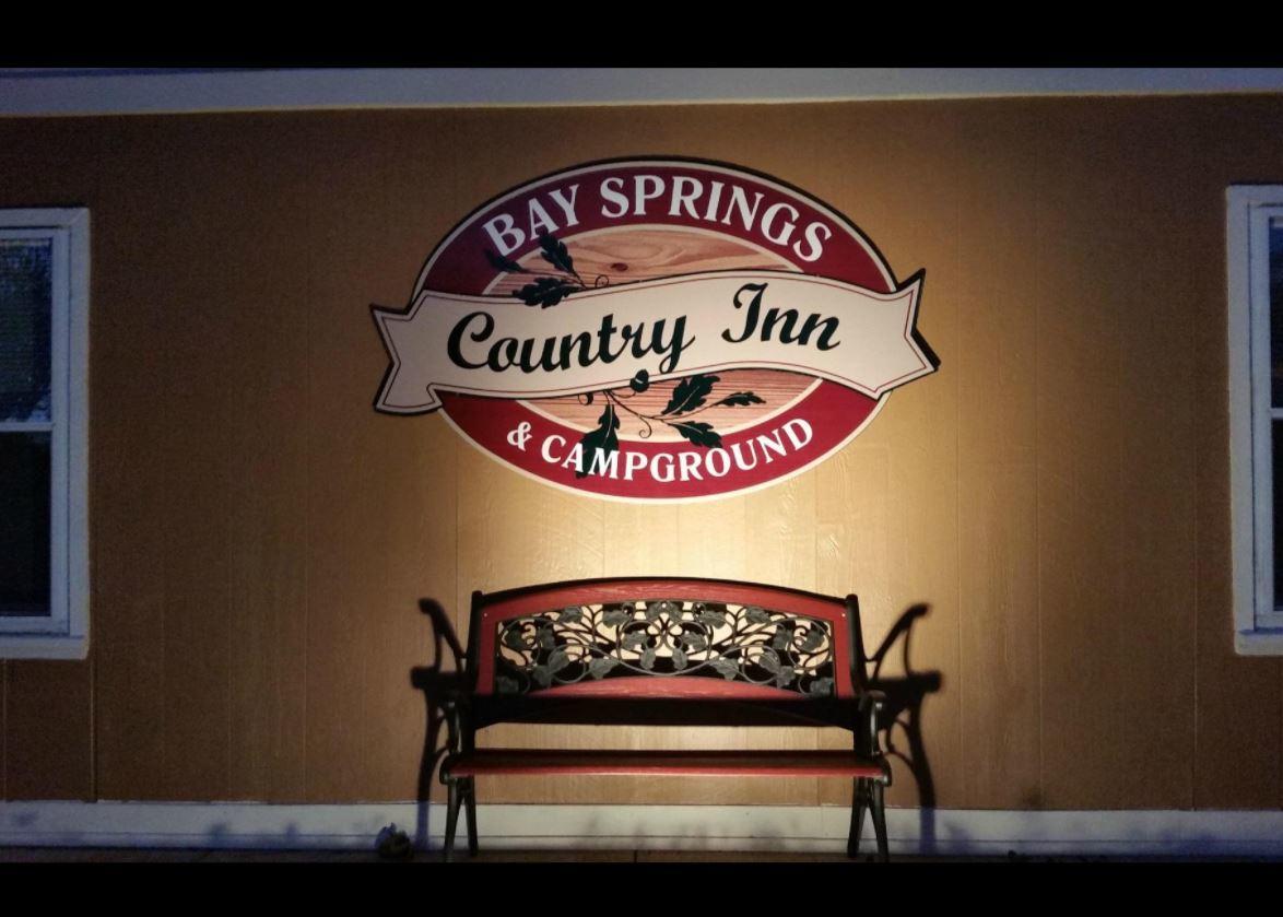 Bay Springs Country Inn & Marina Centre 외부 사진