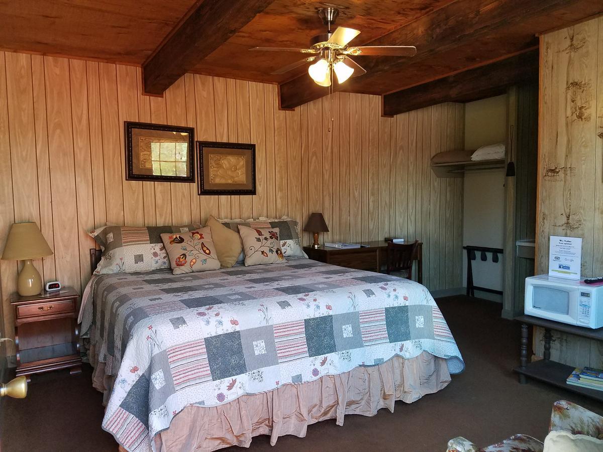 Bay Springs Country Inn & Marina Centre 외부 사진